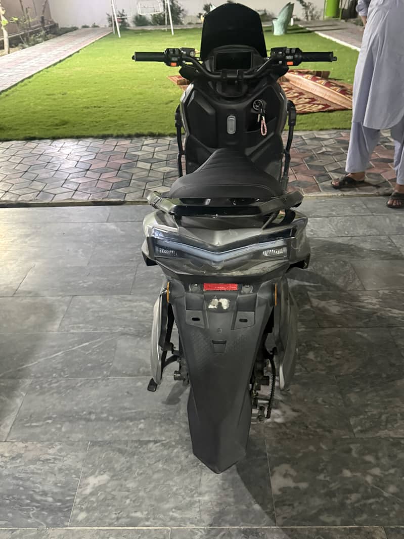 Scooty 6