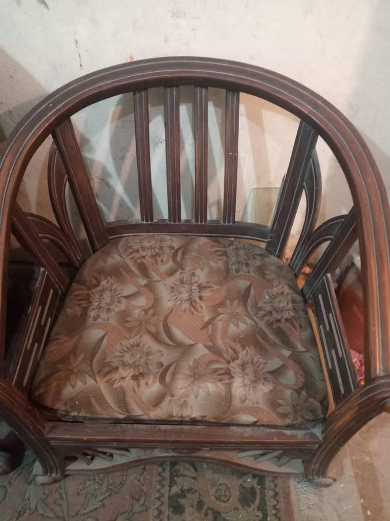 2 sofa chairs 0