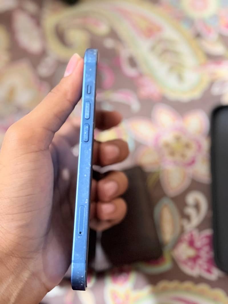 Apple iPhone 13 1