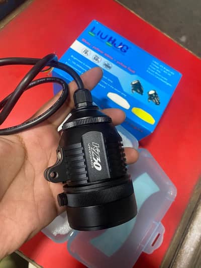 Zoom light totally metal used for car and bike