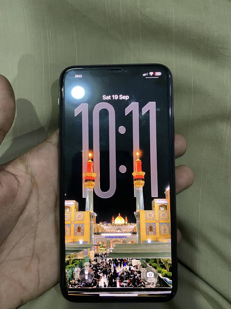 Apple iPhone 11 Pro Max 4