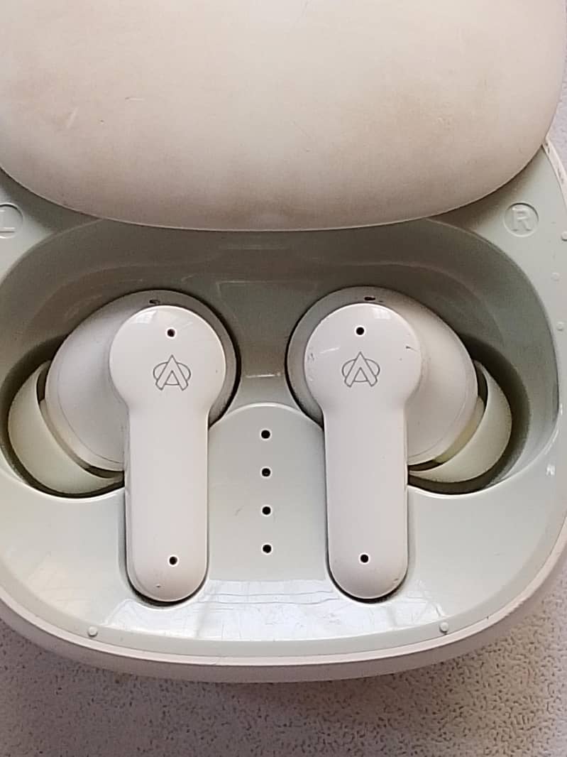 Audionic  Earbuds 550 2