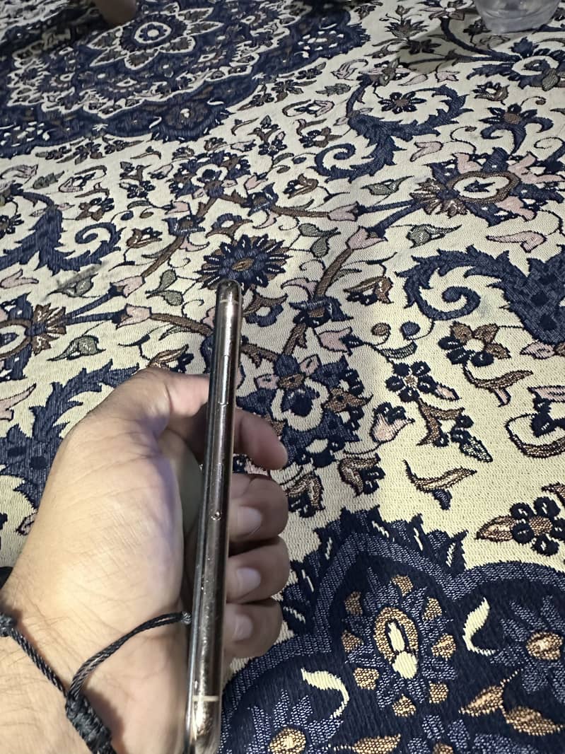 Apple iPhone 11 Pro 6
