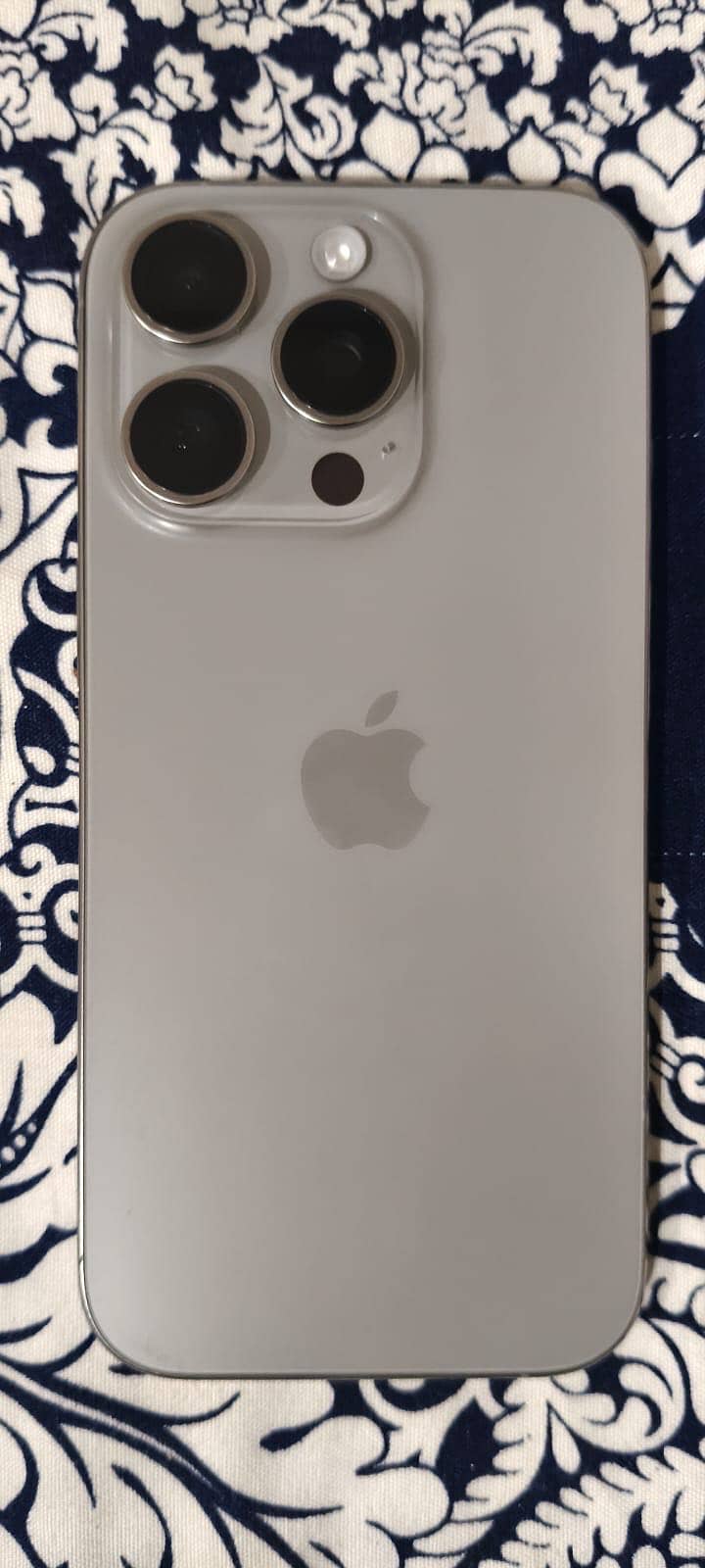 Apple iPhone 16 Pro 0