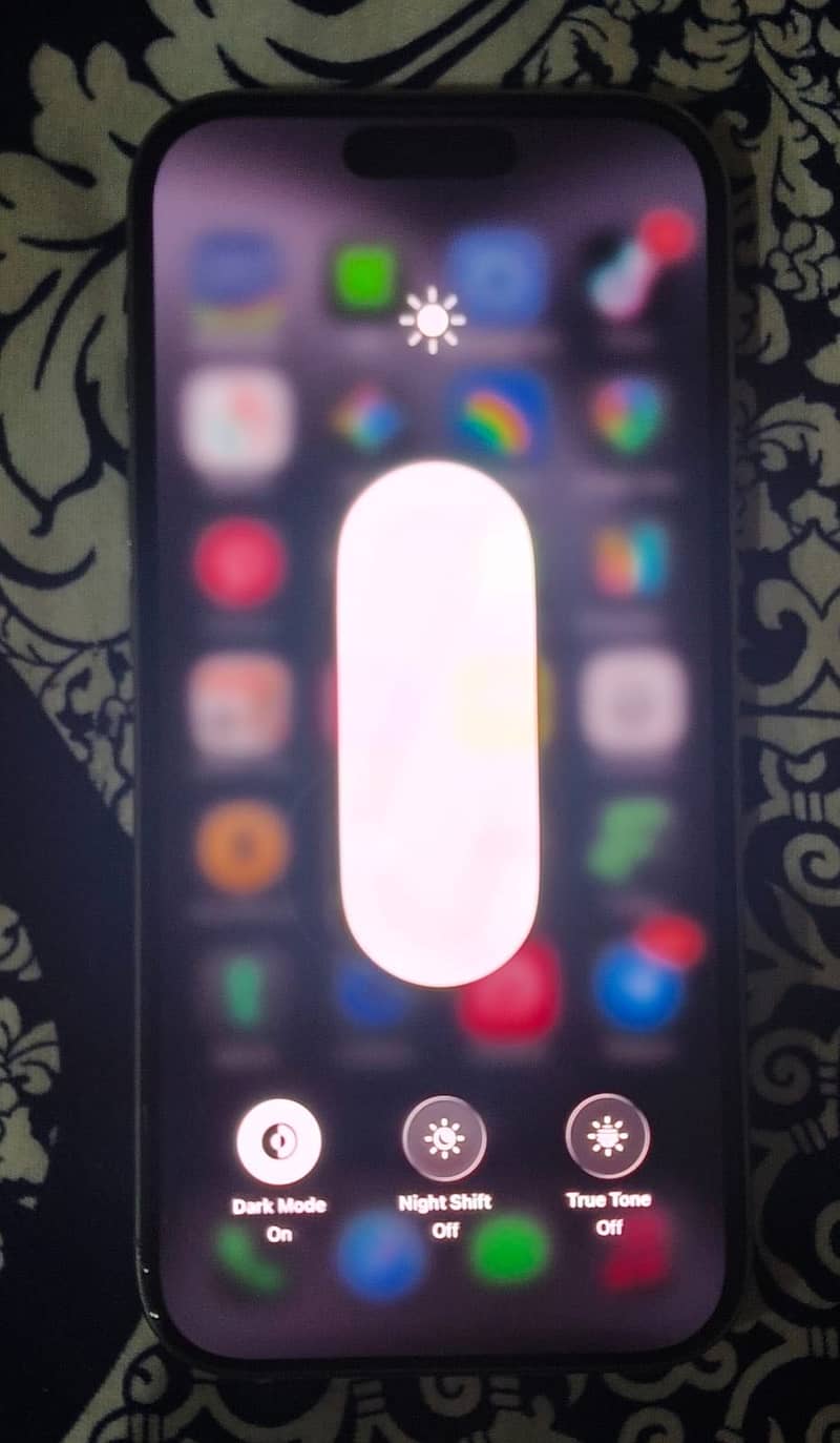 Apple iPhone 16 Pro 1
