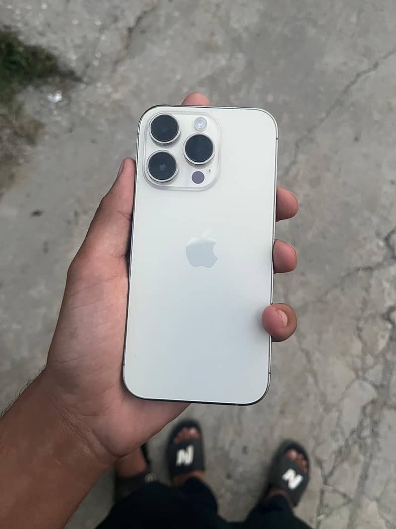 Apple iPhone 14 Pro 0