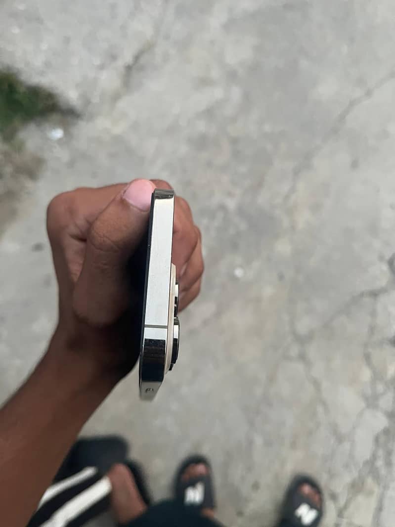 Apple iPhone 14 Pro 3