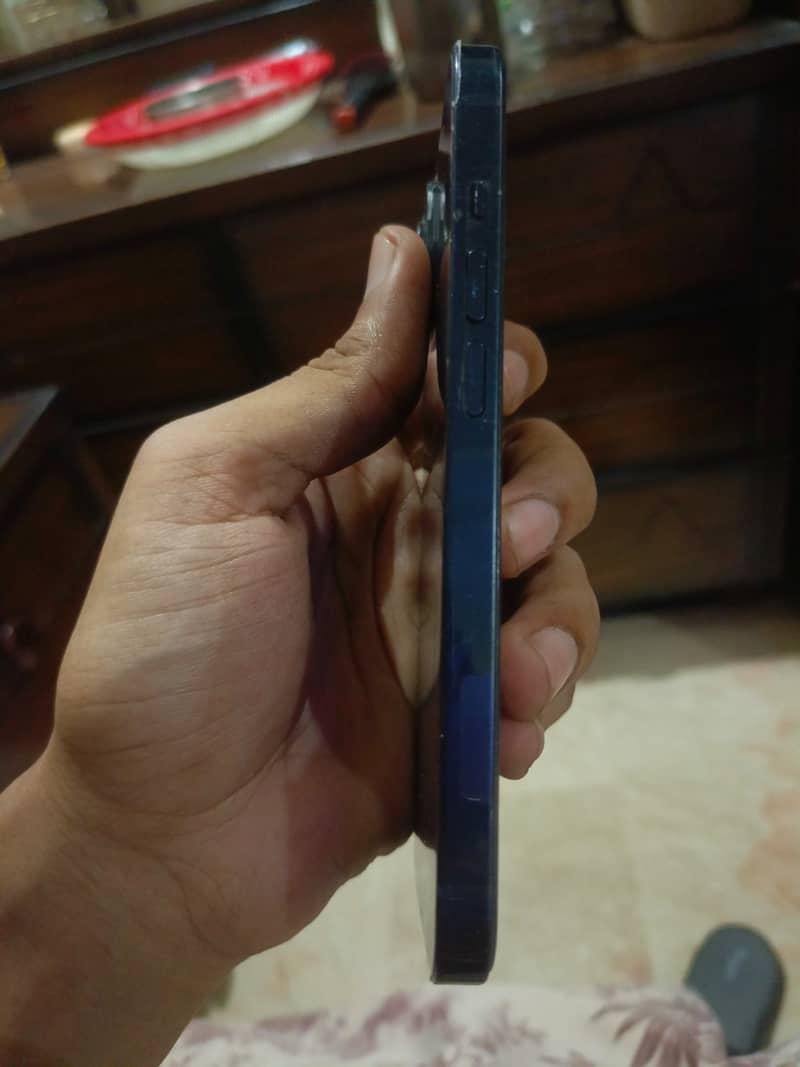 Apple iPhone 14 3