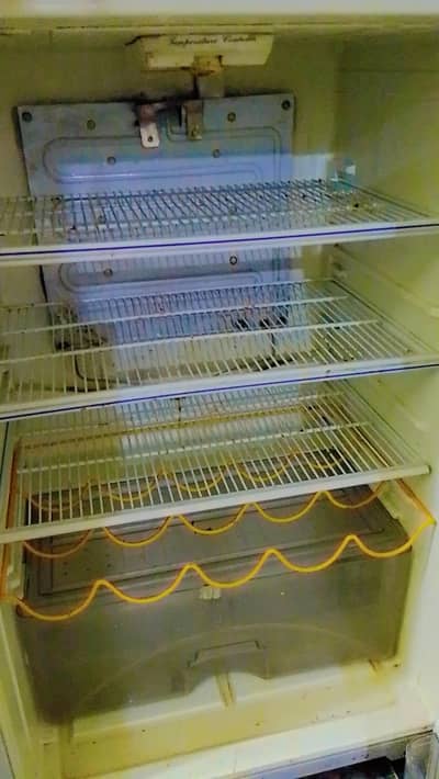 Dawlance refrigerator &freezer