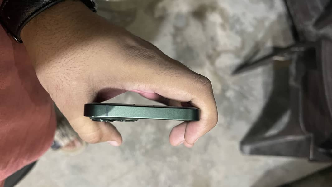 Apple iPhone 13 1