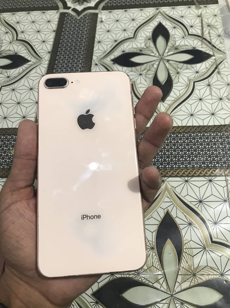 Apple iPhone 8 Plus 2