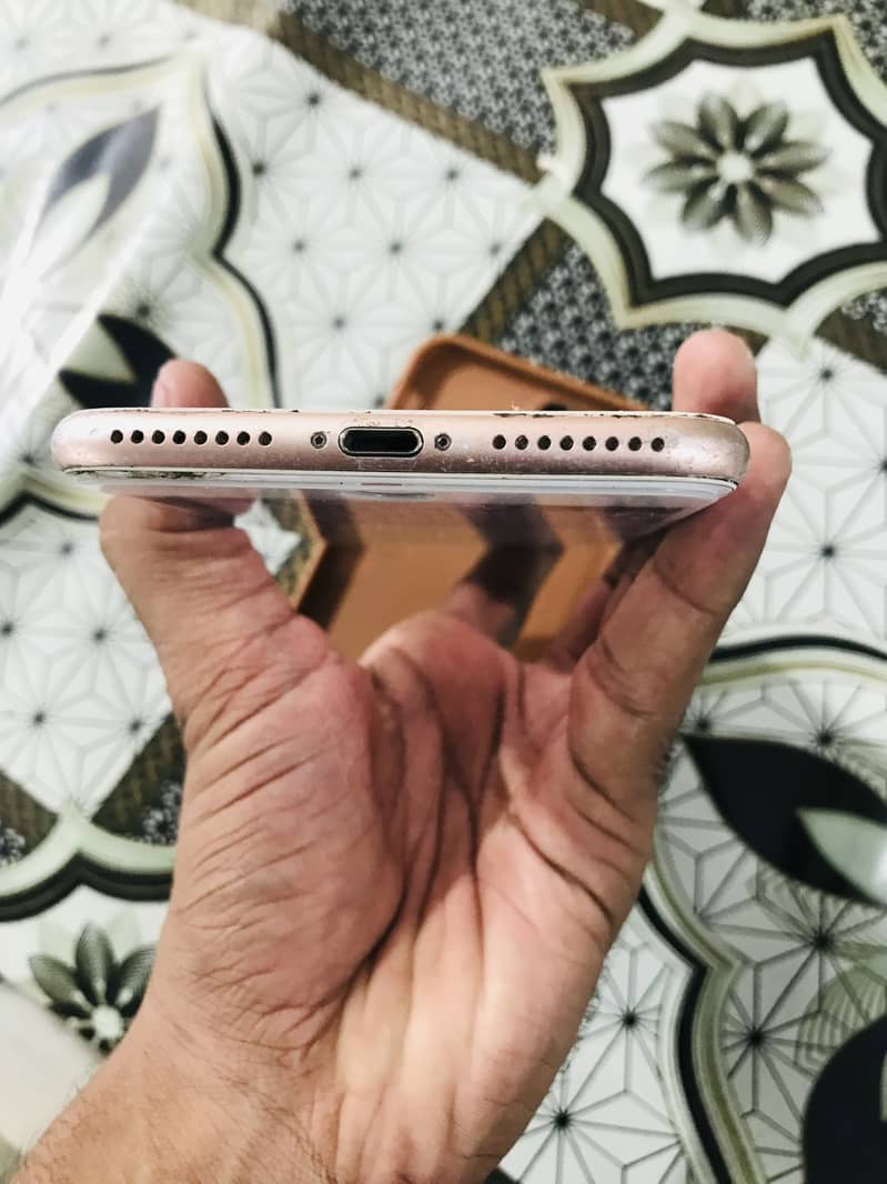 Apple iPhone 8 Plus 5