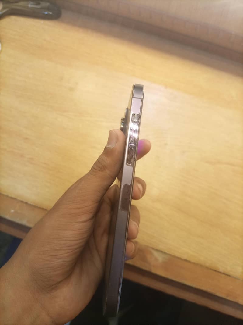 Apple iPhone 14 Pro Max 3