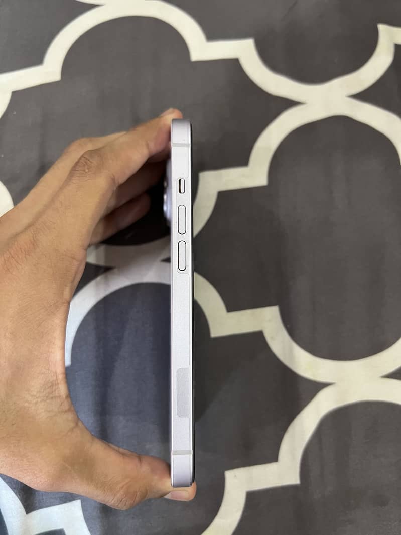 Apple iPhone 14 4