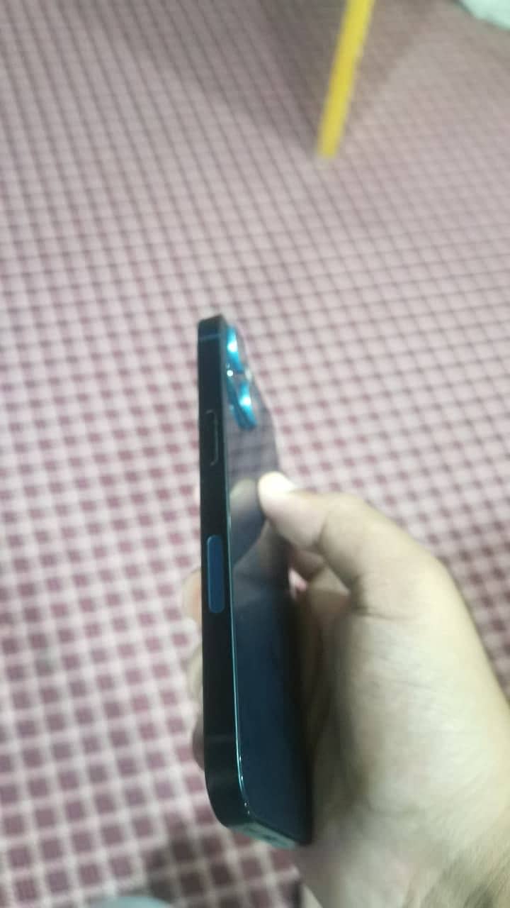 Apple iPhone 13 1