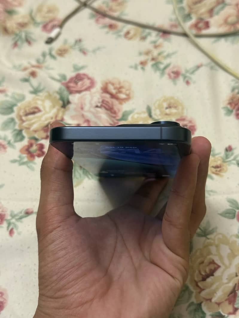 Apple iPhone 15 Pro Max 2