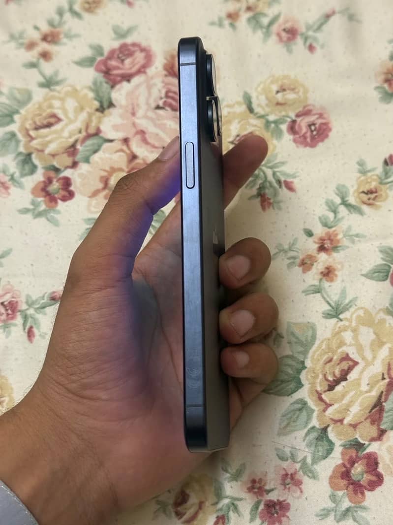 Apple iPhone 15 Pro Max 7