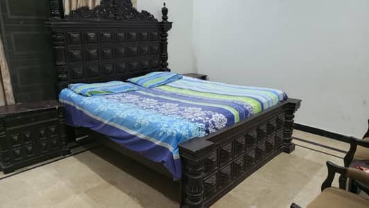 bed and mirror