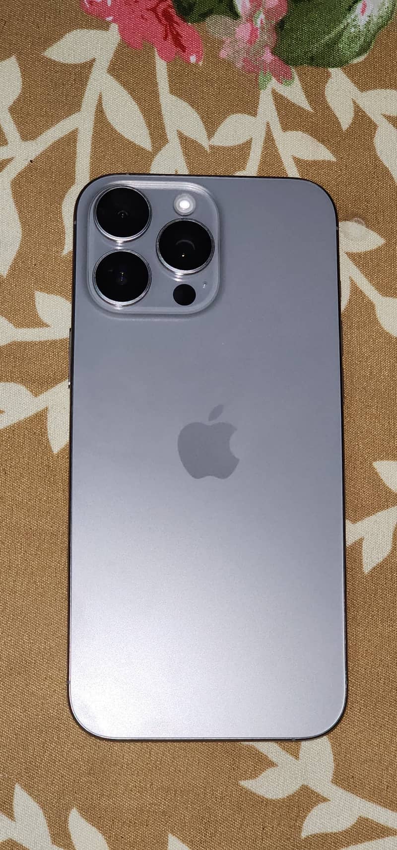 Apple iPhone 16 Pro Max 2