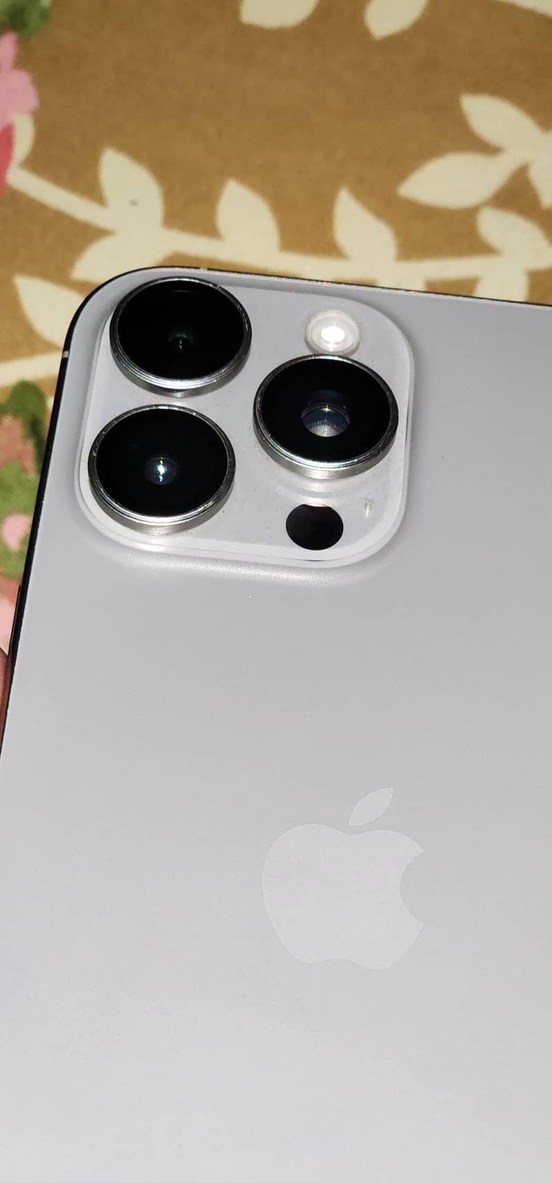 Apple iPhone 16 Pro Max 3