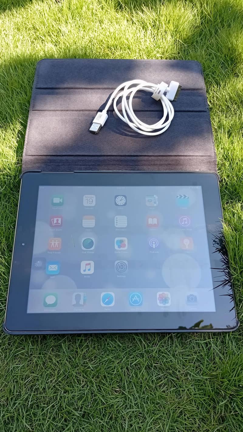 iPad 2 (16 GB) 1