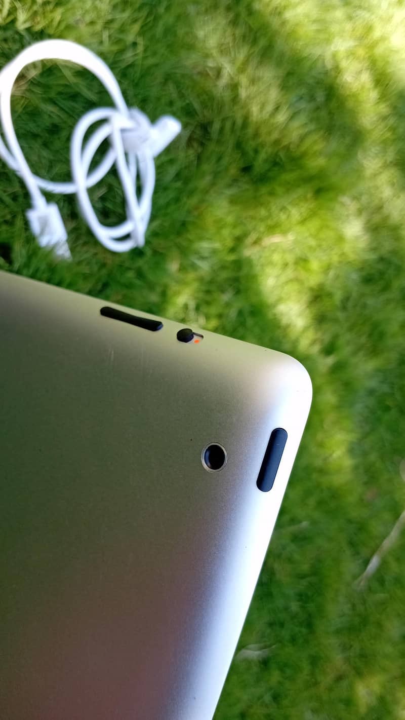 iPad 2 (16 GB) 2