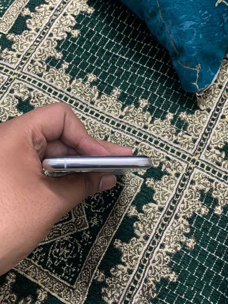 Apple iPhone 11 Pro 5
