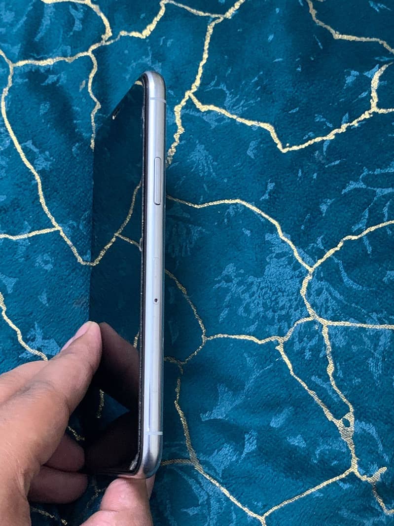 Apple iPhone 11 Pro 7