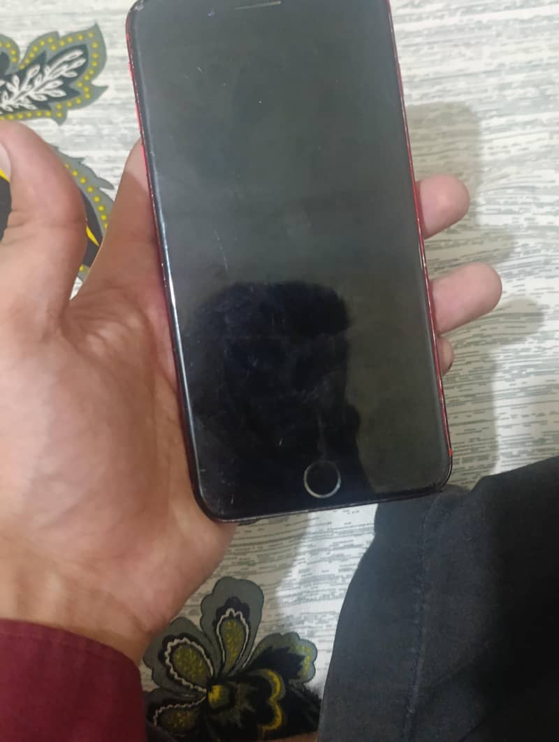 Apple iPhone 8 Plus 4