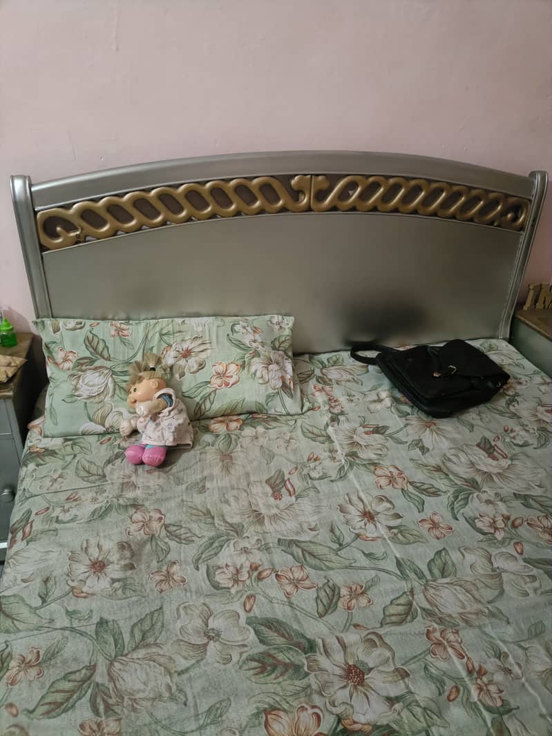 Bed nd dressing 2