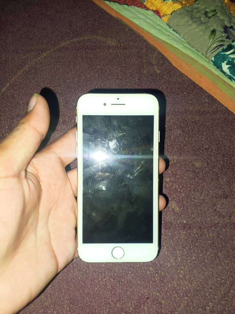Apple iPhone 8 4