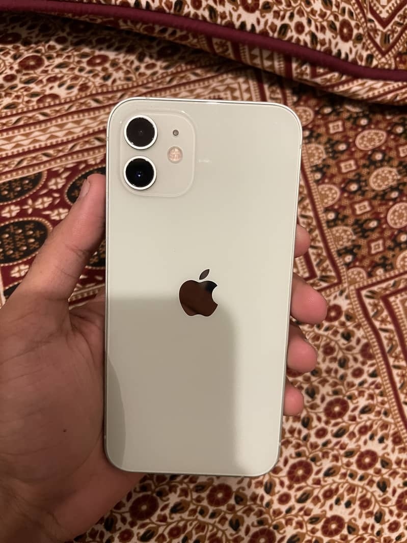 Apple iPhone 12 3