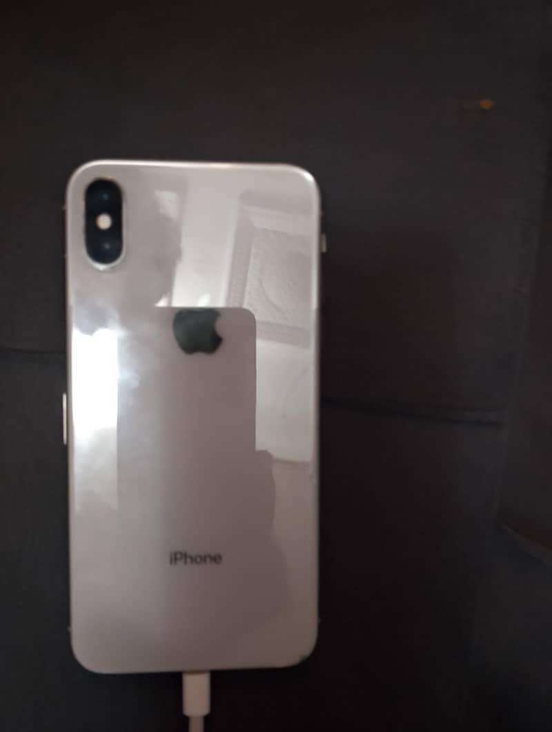 Apple iPhone X 4