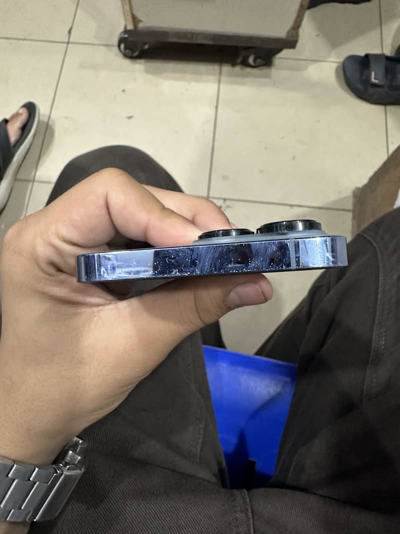Apple iPhone 13 Pro 1