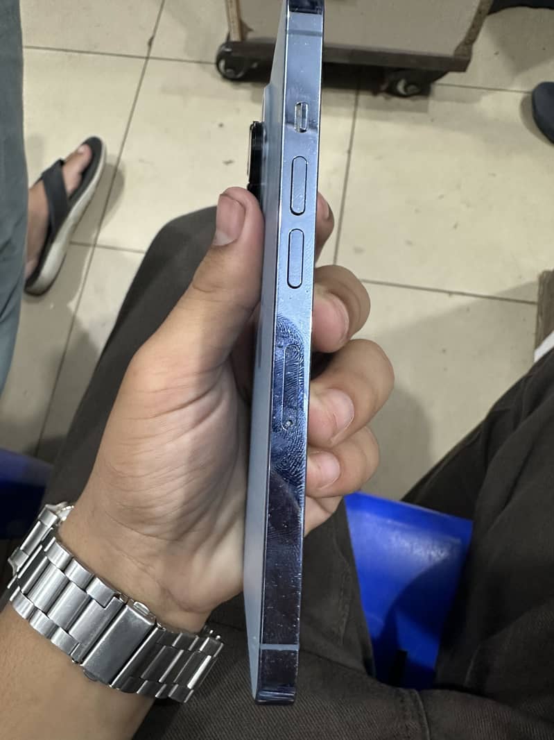 Apple iPhone 13 Pro 2