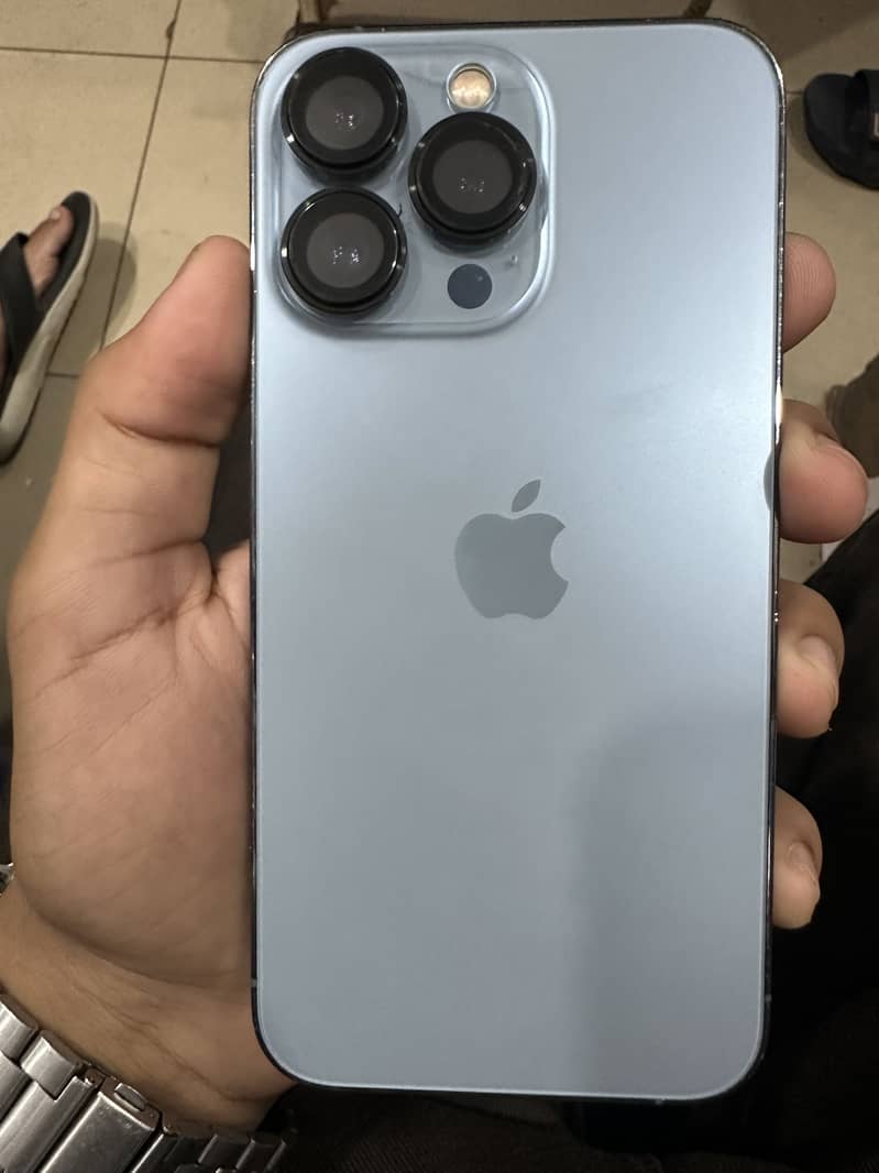 Apple iPhone 13 Pro 4