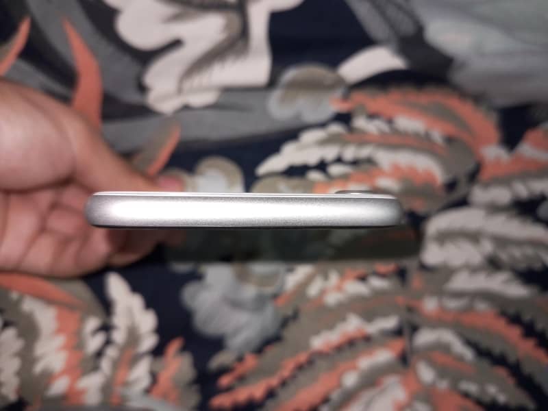 Apple iPhone SE 7