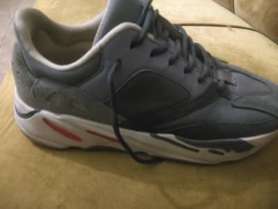 joggers achy Waka. . . ?