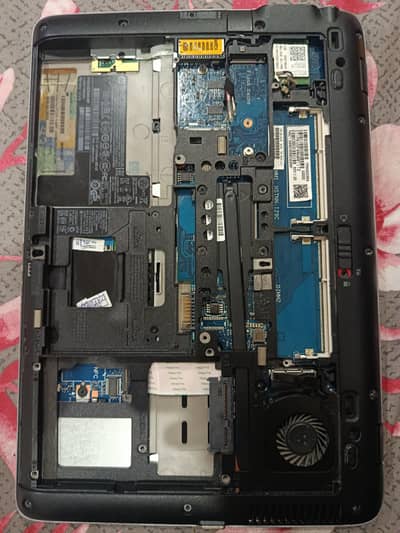Hp elitebook 820 g2 spare parts , message me for prices