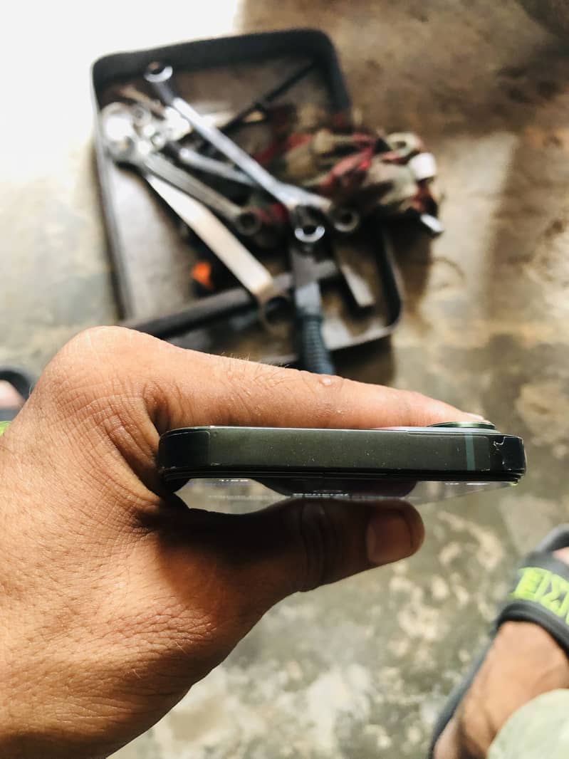 Apple iPhone 13 3
