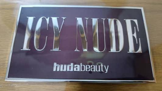 huda icy nude palette