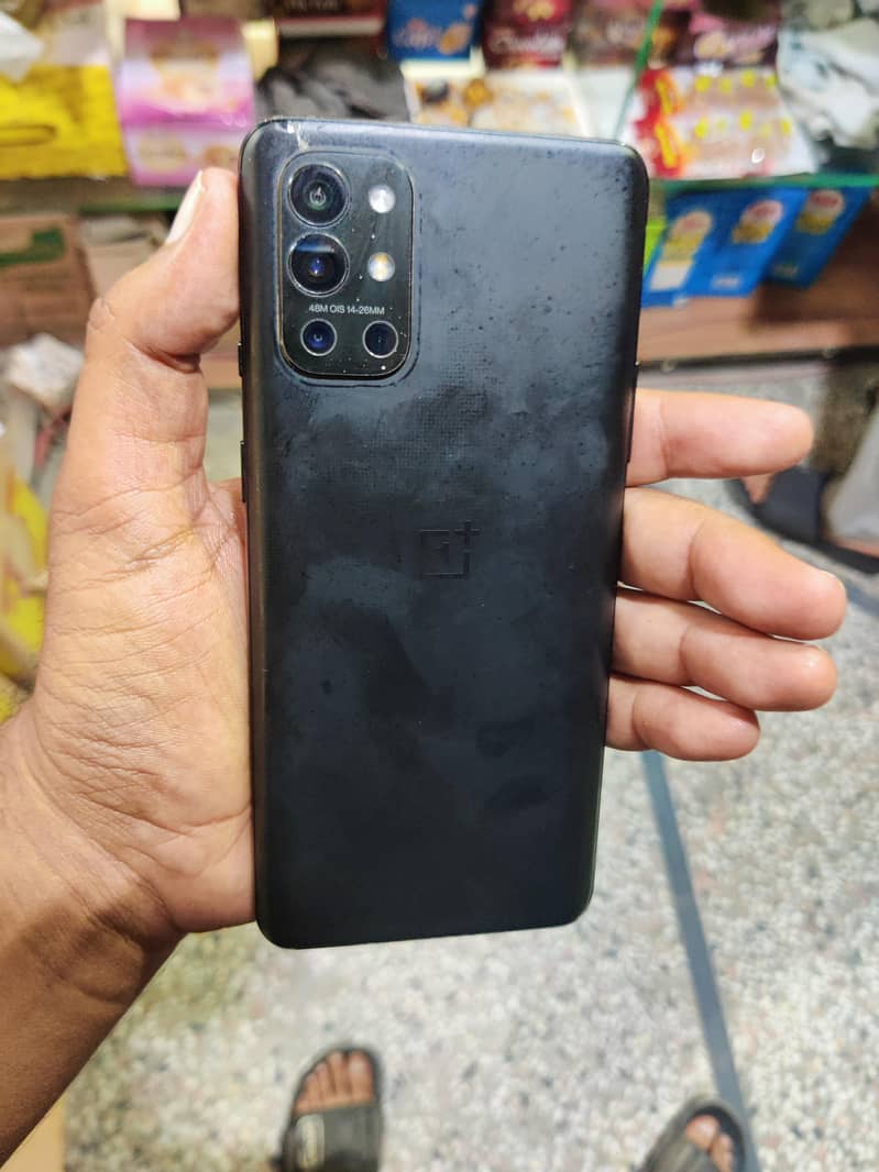 One Plus 9R 6