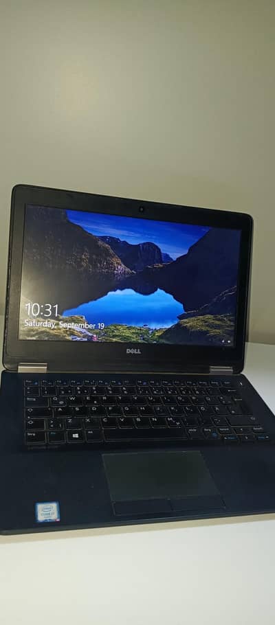 Dell Core i7 6th Generation Slim Laptop (8GB RAM)
