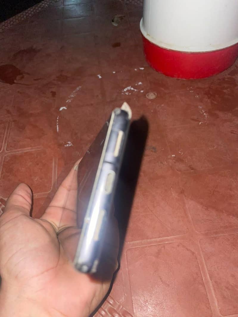 Google Pixel 7 4
