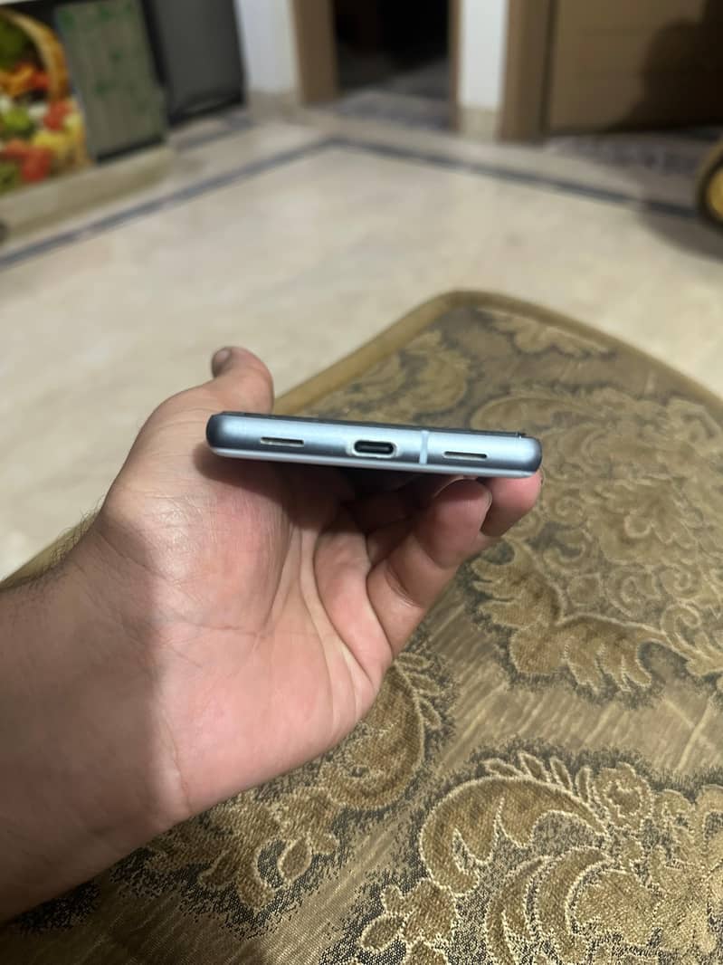 Google Pixel 7a 5