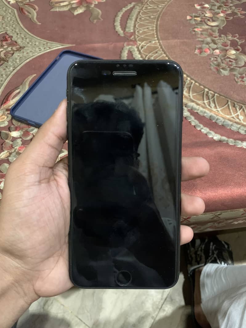 Apple iPhone 7 Plus 1