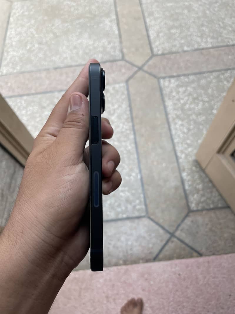 Apple iPhone 14 3
