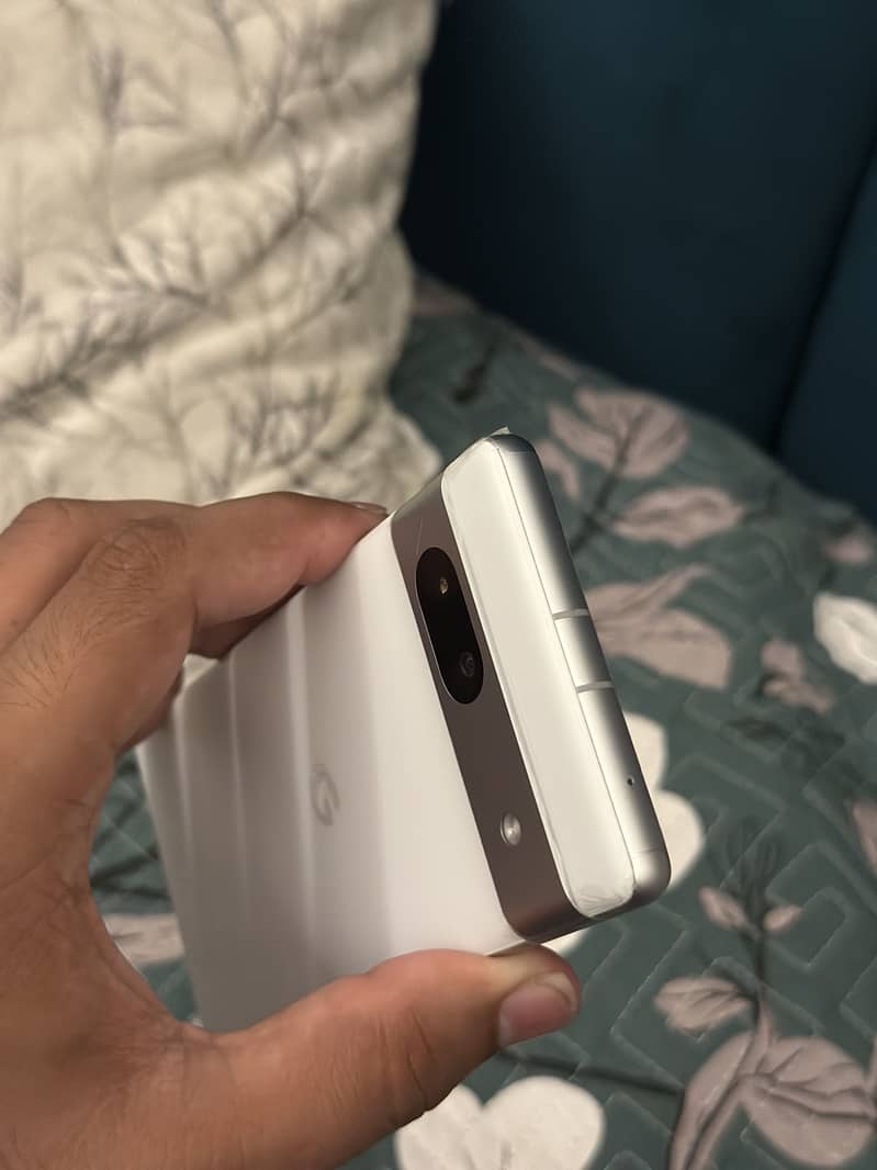 Google Pixel 7a 1