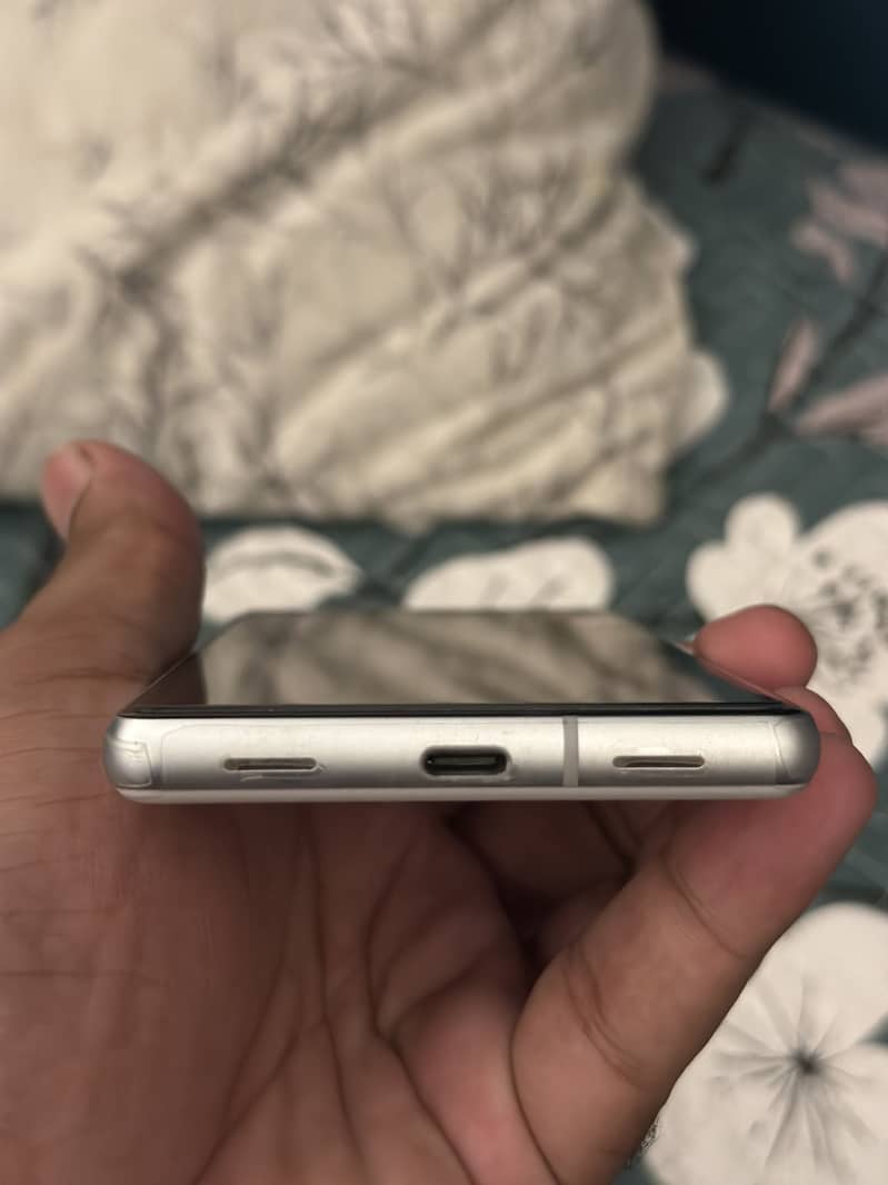 Google Pixel 7a 2
