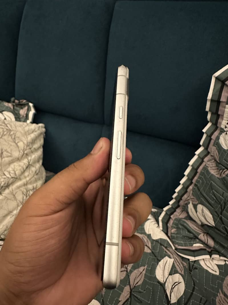 Google Pixel 7a 11